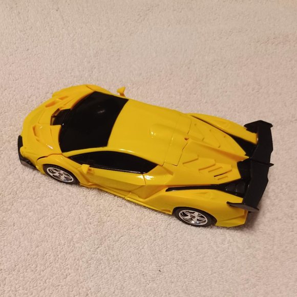 New Remote Control Car Transforms Into a Robot - 360° Rotating Drifting - Picture 2 of 2